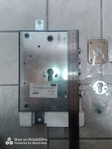 Serratura per porta blindata - serratura,
